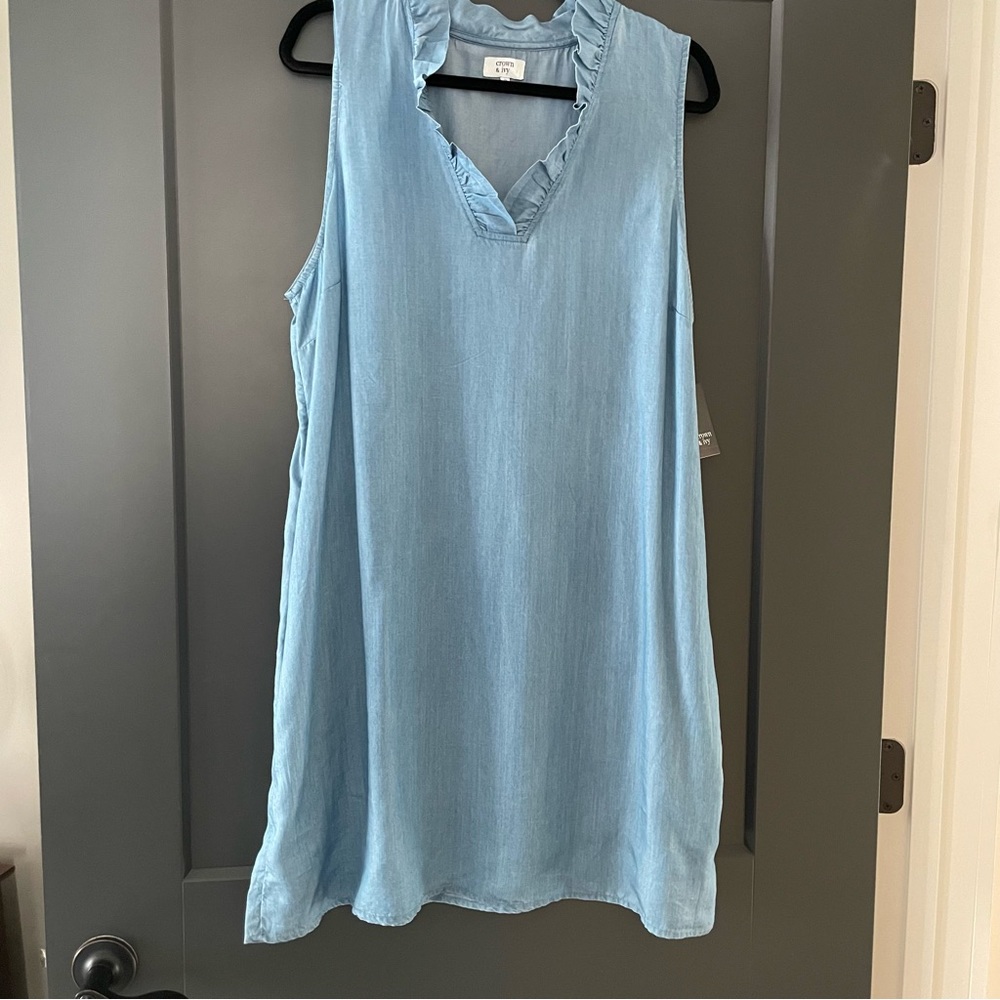 Sleeveless dress